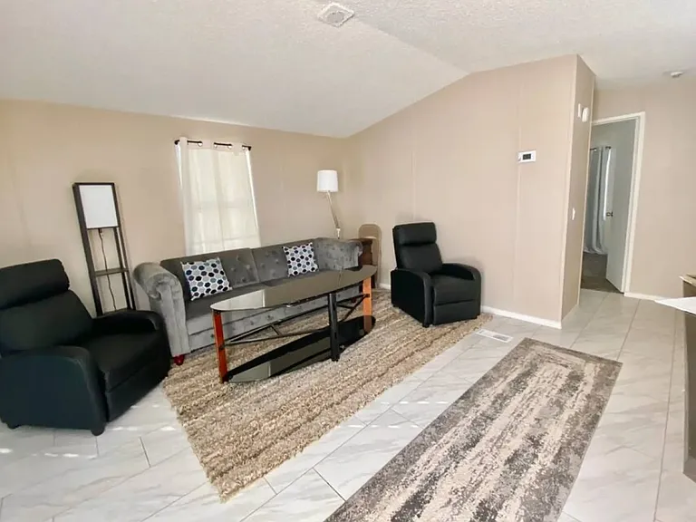 18 Kachina St — Photo 2