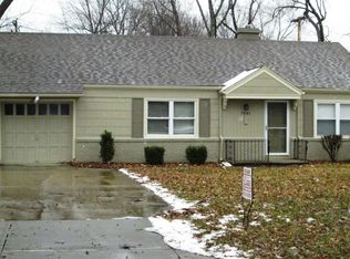 7545 Sagamore Rd, Prairie Village, KS 66208