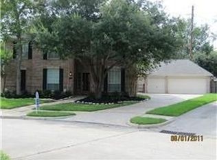 1135 Glendale Dr, Sugar Land, TX 77479