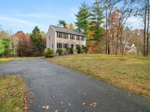 230 Old Center St, Middleboro, MA 02346