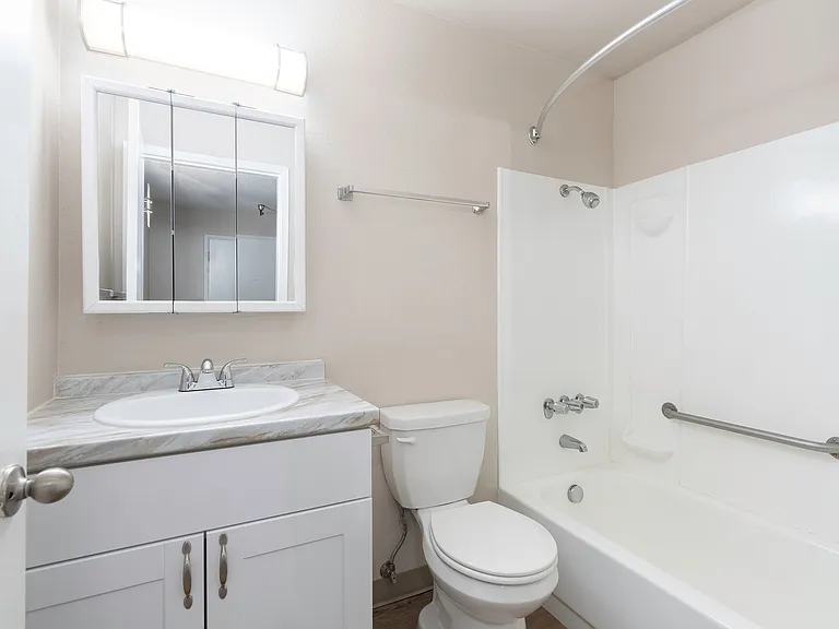 1 bed, 1 bath