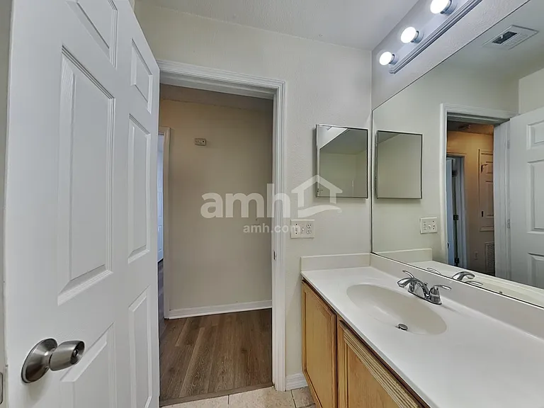 4618 Newbourne Way — Photo 14