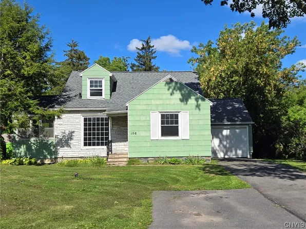 108 Russell Ave, Liverpool, NY 13088