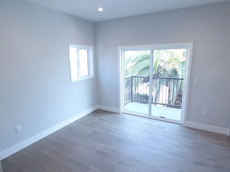 1258 N Hobart Blvd — Photo 20