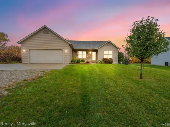 4146 Neuman Rd, Saint Clair, MI 48079