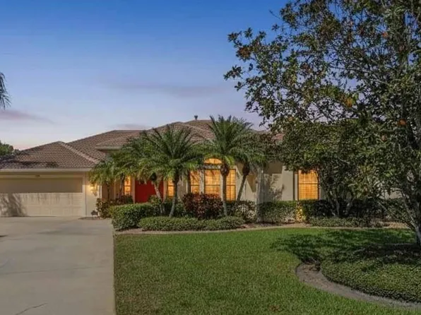 303 Blackbird Ct, Bradenton, FL 34212