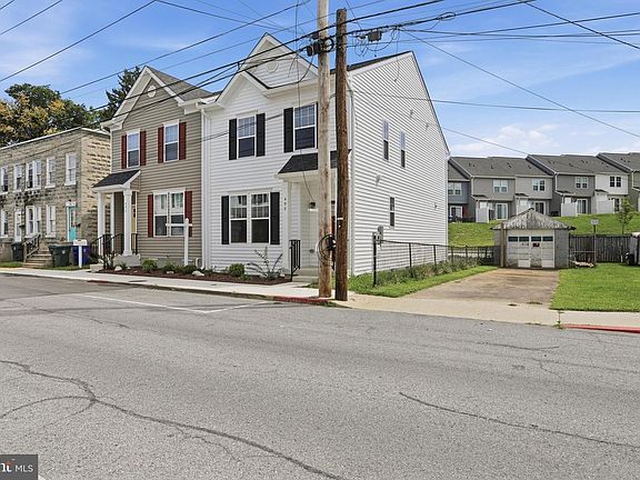 3rd image of 490 Mitchell Ave