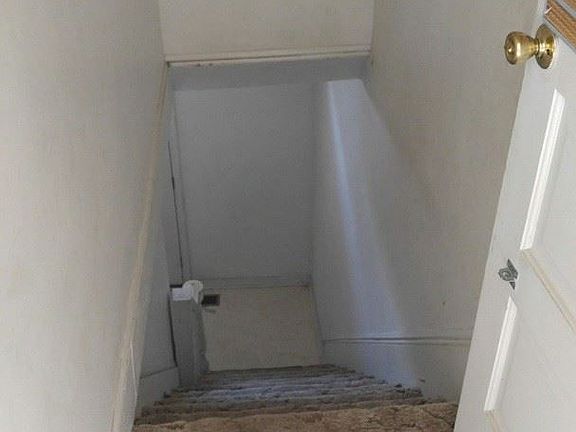 3rd image of 206 N Railroad Ave #B
