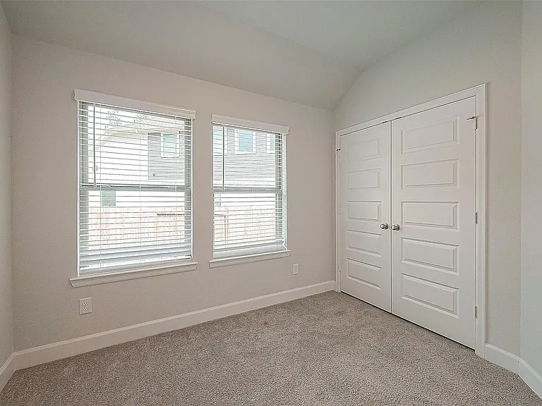 213 McCrea Ct — Photo 25