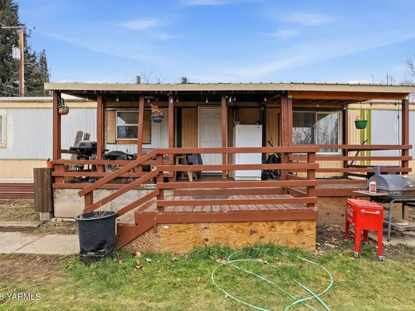 1106 Burns Ave, Tieton, WA 98947