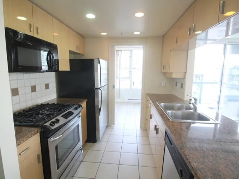 1003 Marinaside Cres #1103 — Photo 8