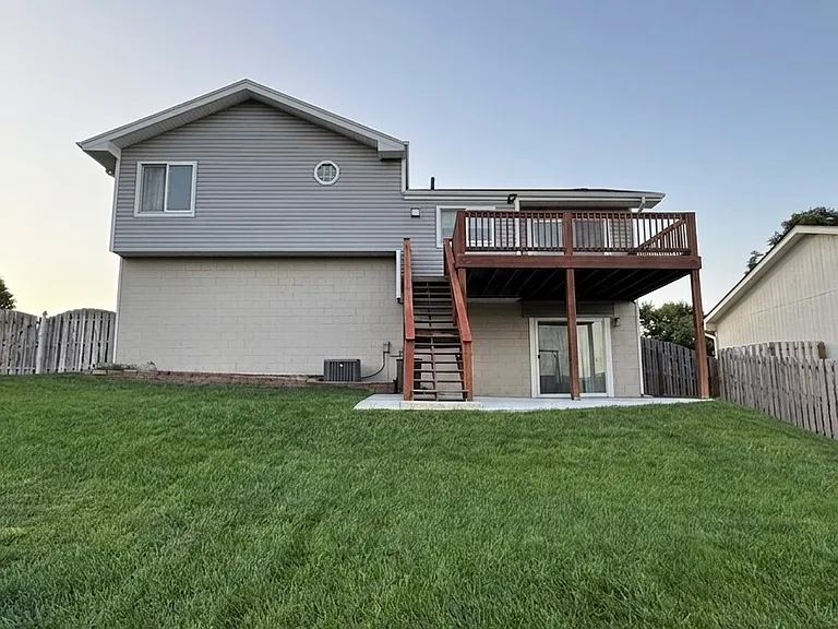 6733 Hill Crest Ln — Photo 10