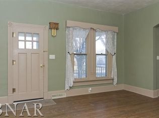 306 N East St, Le Roy, IL