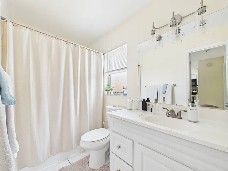 1411 E 109th Ave #B — Photo 15