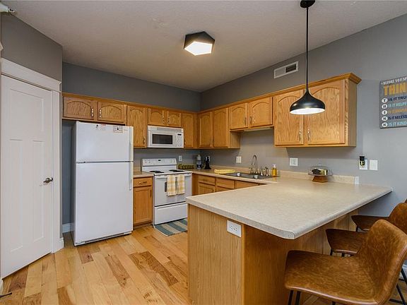 5th image of 515 Penn Ct APT 6