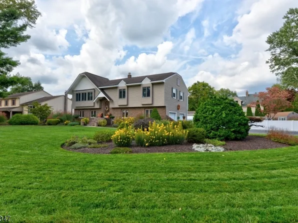 18 Daria Dr, Pequannock Twp., NJ 07440