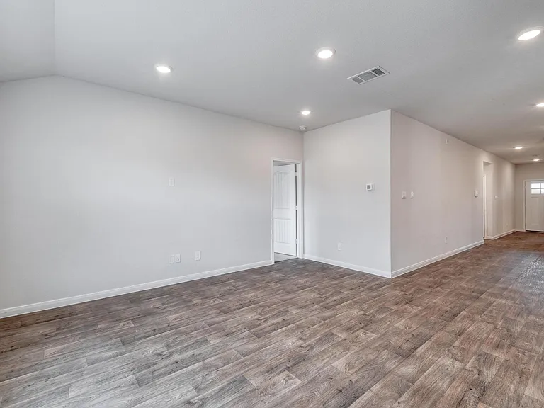 109 Bethpage Dr — Photo 8