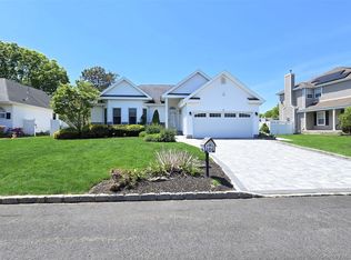 12 Laurel Lane, Holtsville, NY 11742