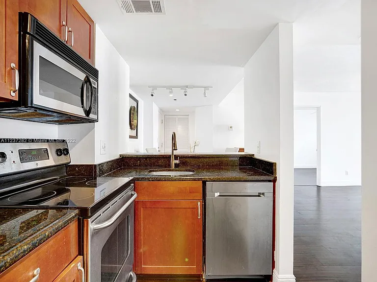 770 Claughton Island Dr #1113 — Photo 6