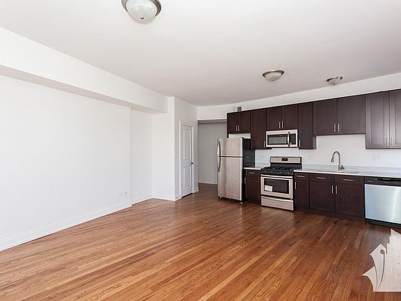 4th image of 4060 N Milwaukee Ave #2