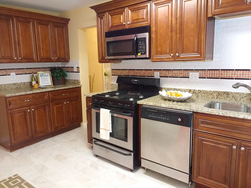 1st image of 2928 Marne Ave