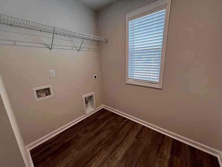 293 Mansell Park — Photo 25