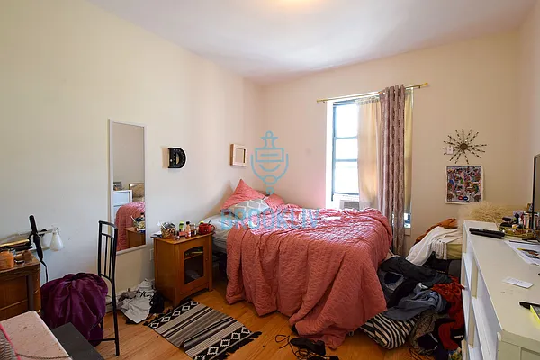 Rented by null | media 6