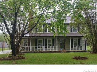 5308 Bellflower Ln, Charlotte, NC 28227