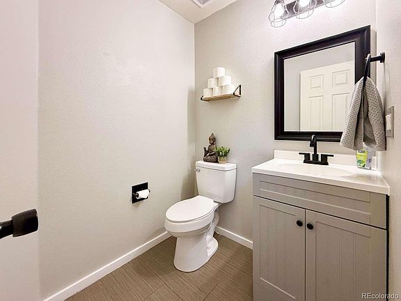 4th image of 22264 E Belleview Place