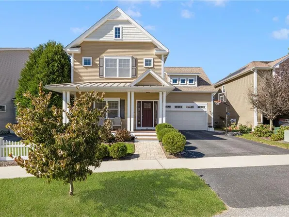 84 Morningside Dr, North Kingstown, RI 02852