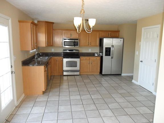 4th image of 551 Oakmont Dr