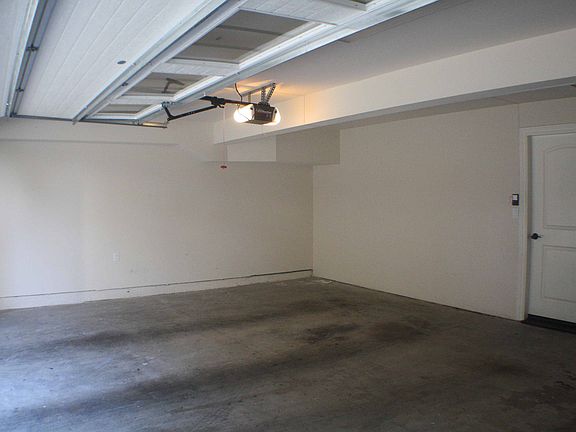 4th image of 86 Barneson Ave