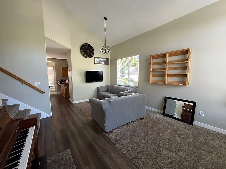 5945 W Maren Pl — Photo 2