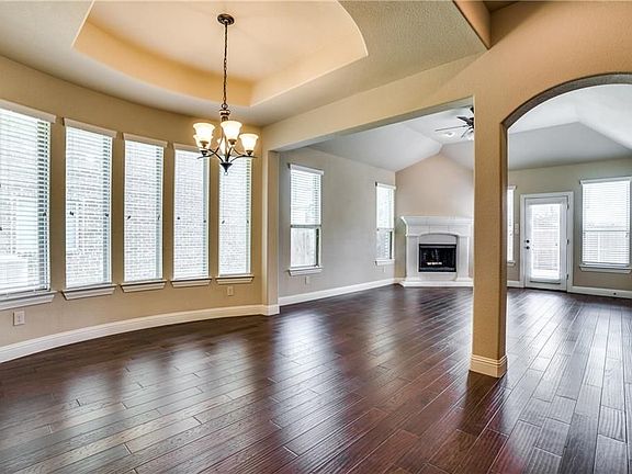 5th image of 10209 Paul Revere Way