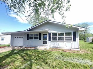 610 Sunset Ln, Overbrook, KS 66524