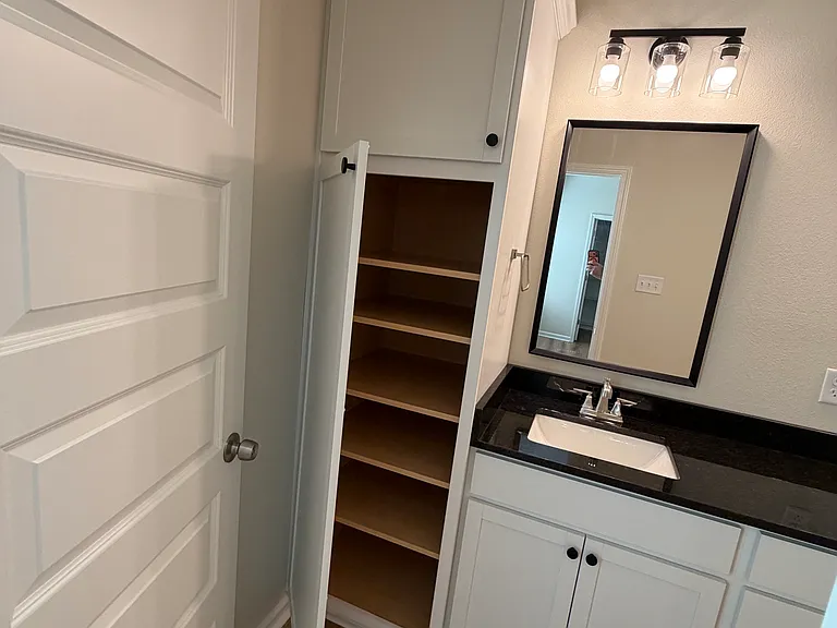 307 NE 2nd St #2 — Photo 14