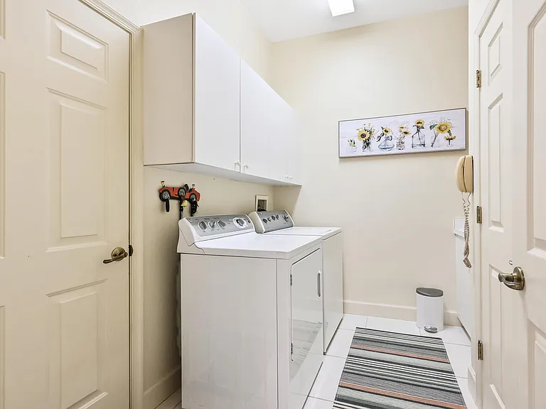 2259 Island Cove Cir — Photo 26