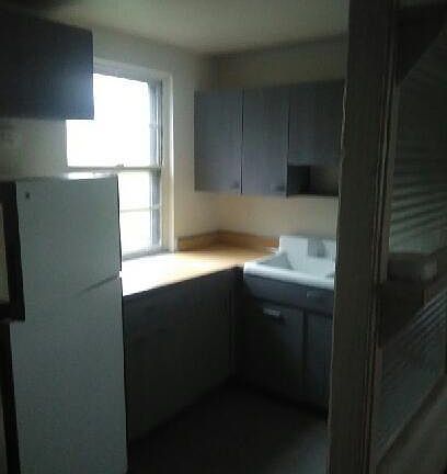 3rd image of 978 Debbe Ln APT 6