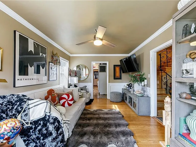3907 Edgehill Dr — Photo 17