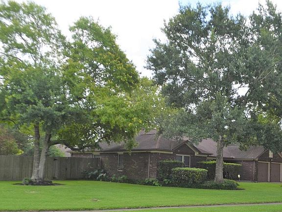 2nd image of 402 Desert Willow Dr