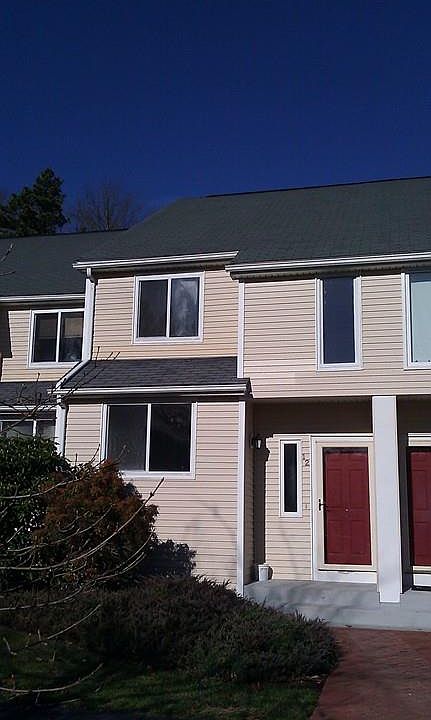 1st image of 12 Gaslight Ln #12