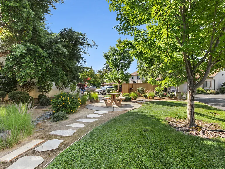 2128 Bueno Dr #30 — Photo 26