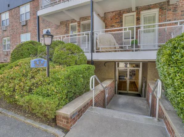 20 Daley Place #113, Lynbrook, NY 11563