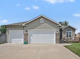 8578 SW 208th St, Trimble, MO 64492