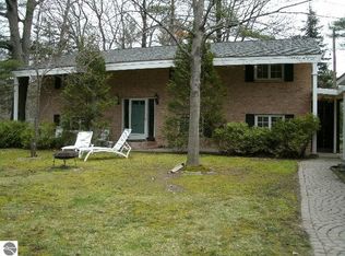 4581 Hillcrest Ave, Oscoda, MI 48750