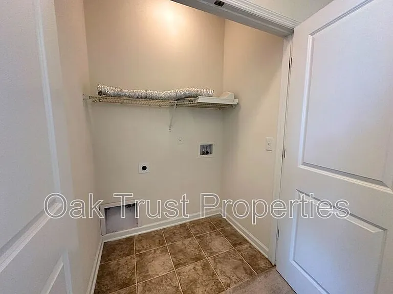 3058 Nantuckett Ave — Photo 15