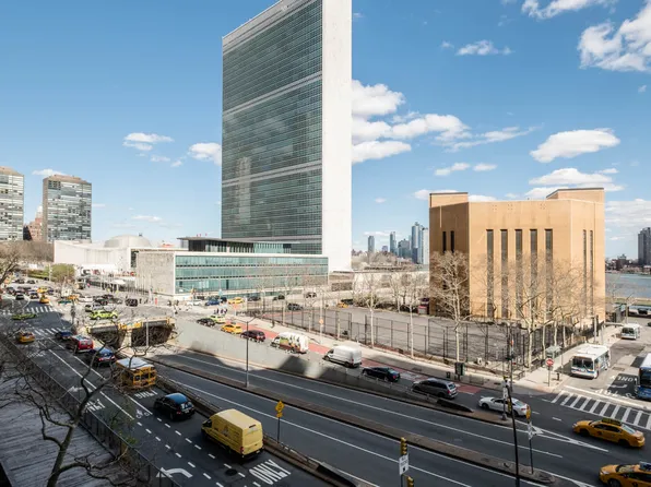 300 E. 39th Street image 37 of 48