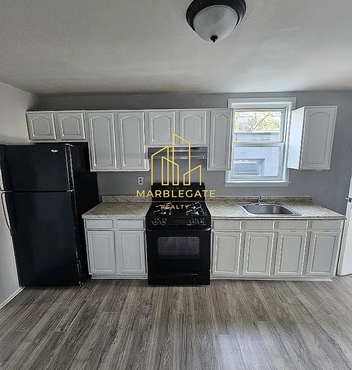 1st image of 161 Court St #2AZ