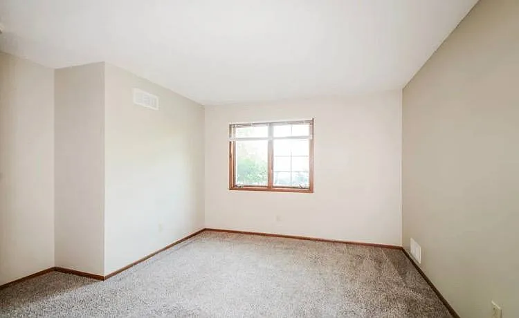 3024 Furness Ct N — Photo 12