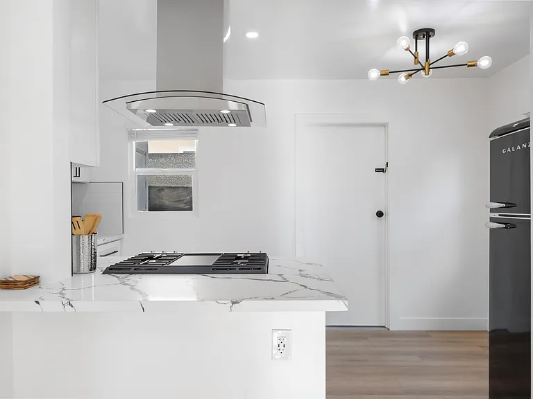 114 Madison Ave #FRONT — Photo 10